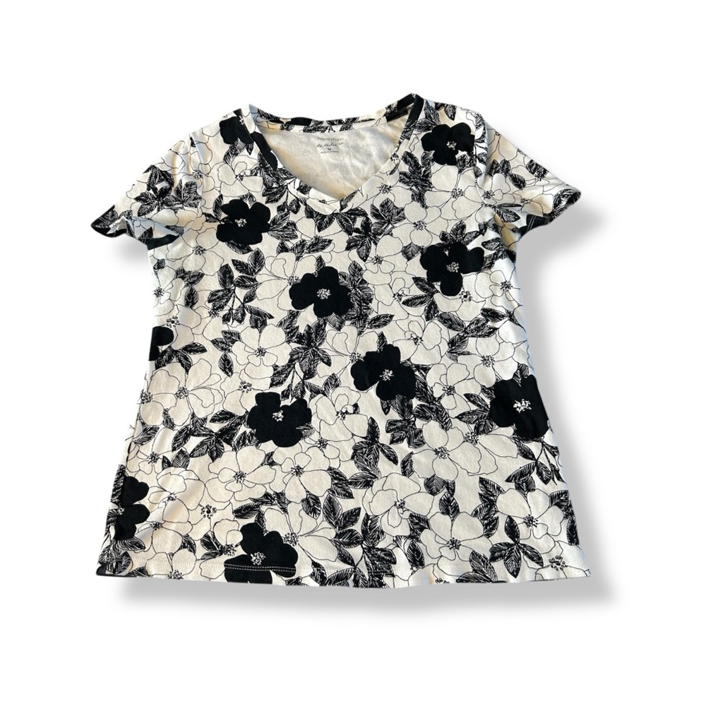 [Studio Works] BOGO $1 Floral Tee Black and White